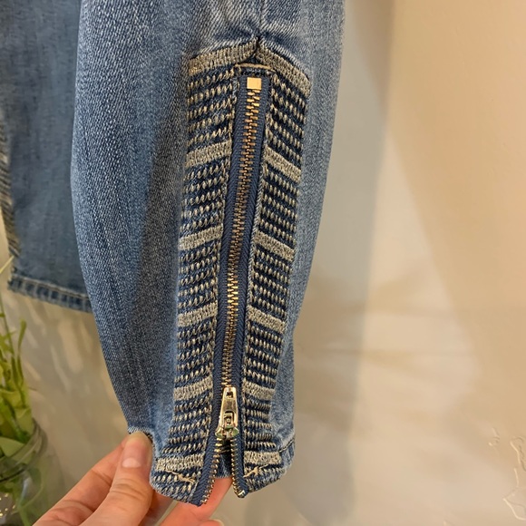 WHBM Jeans With Ankle Zipper - Picture 2 of 6